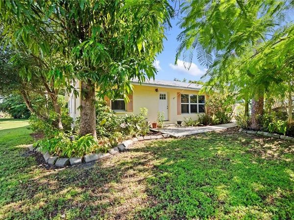 3680 Mango ST, ST. JAMES CITY, FL 33956
