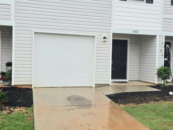 1941 Tranquility Circle , Newton, NC 28658