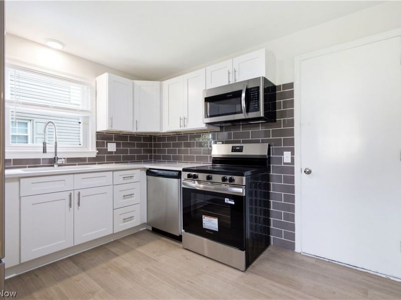 2311 N Jefferson Boulevard, Lorain, OH 44052 Photo 12