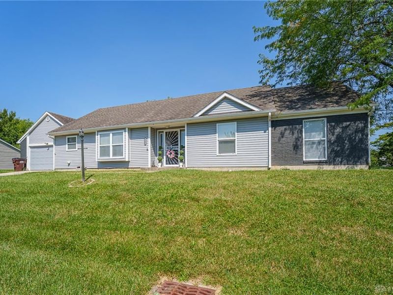 4439 Talcott Trail, Trotwood, OH 45426 Photo 3