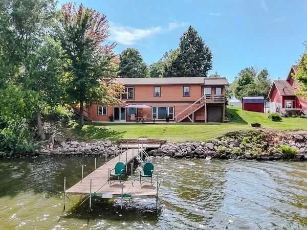 164 Country Club Dr , Lake Park, IA 51347