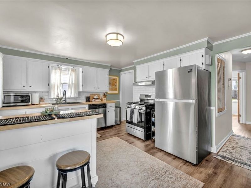 3945 W 210th Street, Fairview Park, OH 44126 Photo 13