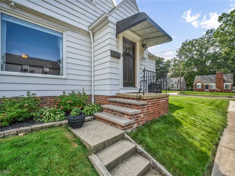 3945 W 210th Street, Fairview Park, OH 44126 Photo 3