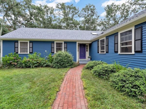 8 Golf Link Cir, Sandwich, MA 02563
