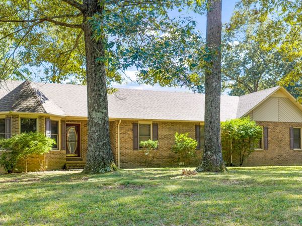 366 Oak Leaf Cir , Winchester, TN 37398