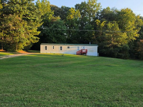 902 Barry Oak Road , Cleveland, NC 27013