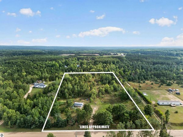 6207 Gonyer Road SW, Fife Lake, MI 49633