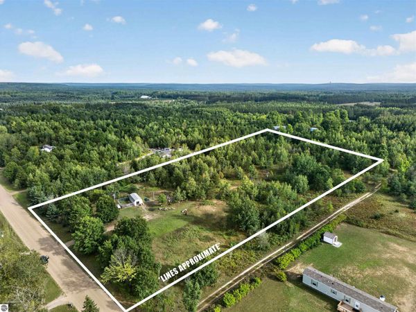 6207 Gonyer Road SW, Fife Lake, MI 49633