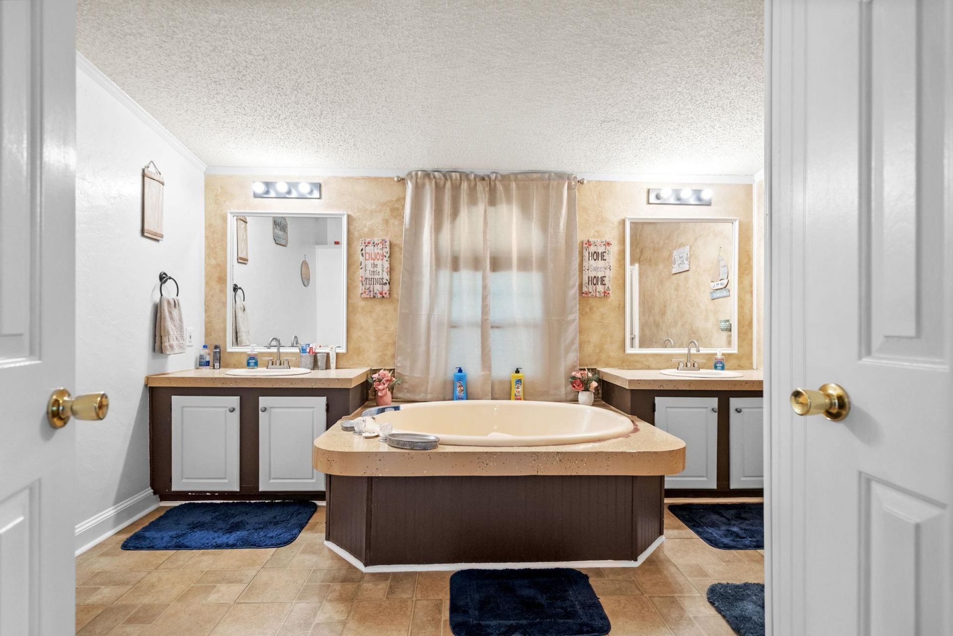2060 Martin St. Photo 13