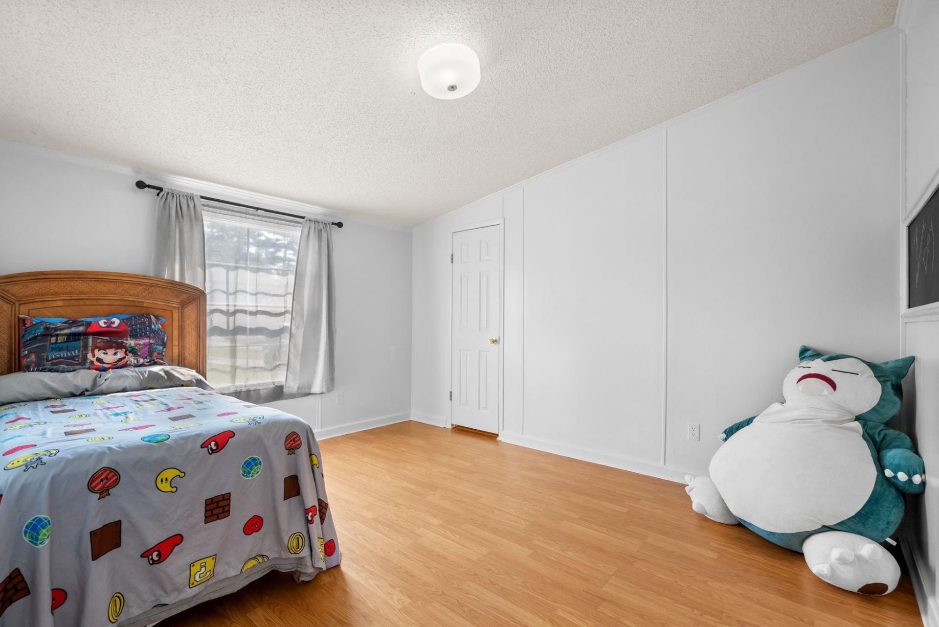 2060 Martin St. Photo 16
