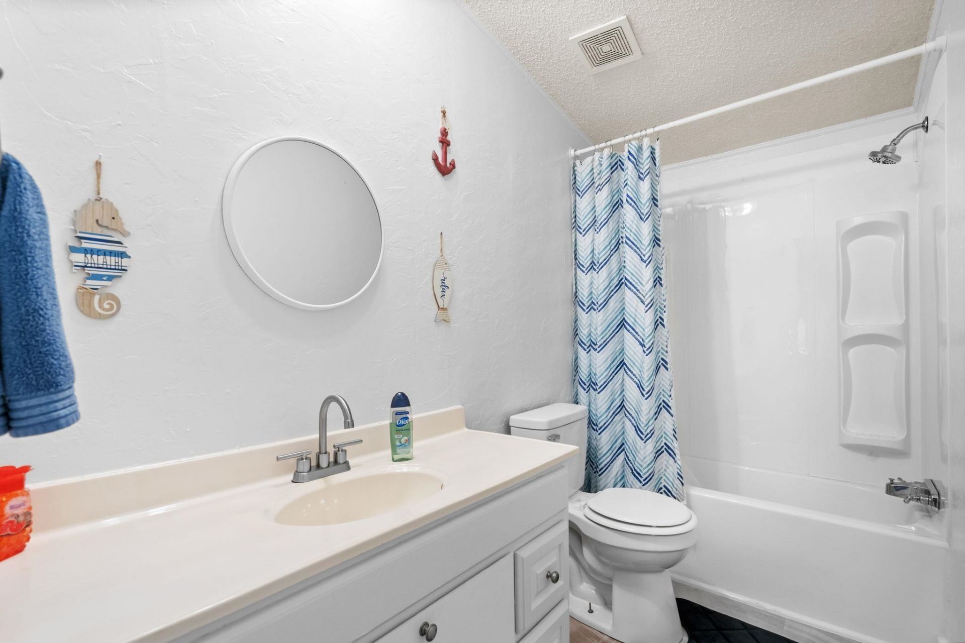 2060 Martin St. Photo 20