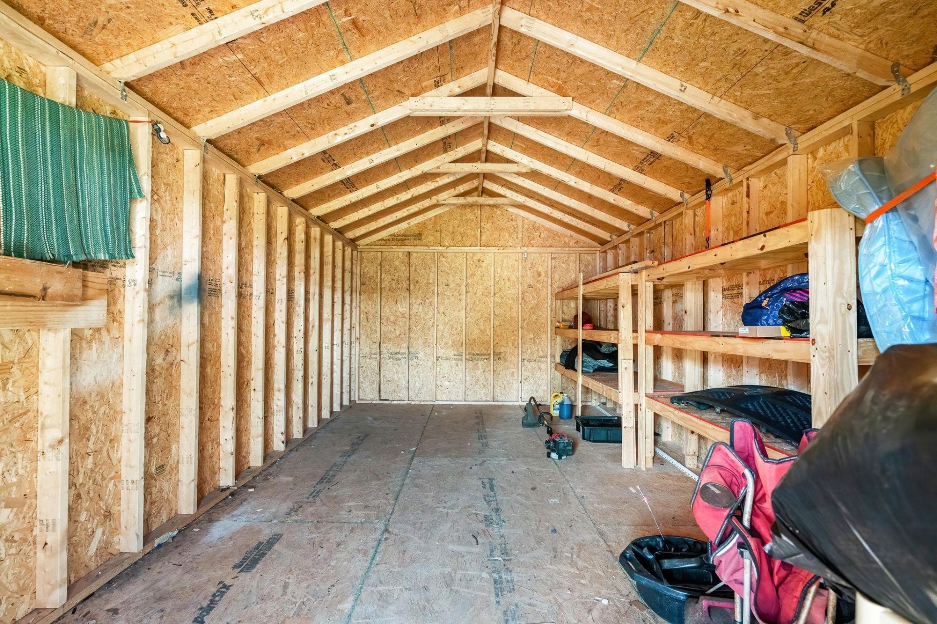 2060 Martin St. Photo 23