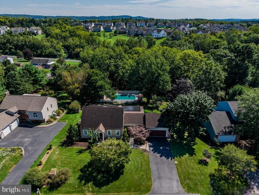 8 W Christopher Court, Hummelstown, PA 17036 Main Photo