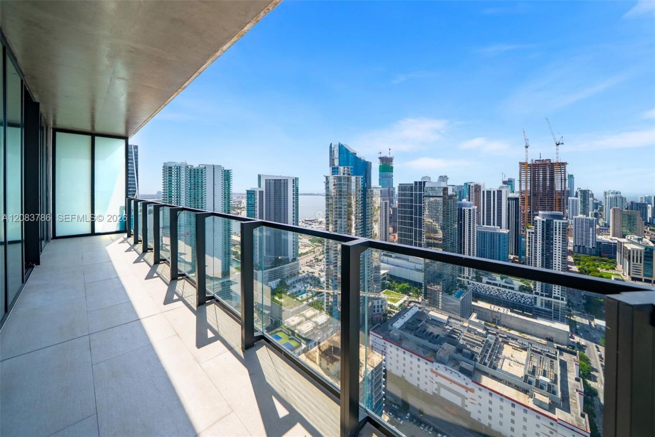 20 NE 11 Street, Unit 5204, Miami Beach, FL 33139 Photo