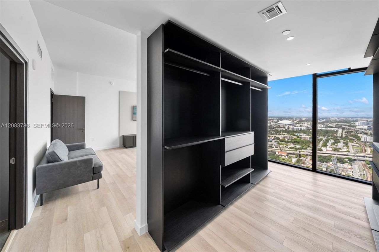 20 NE 11 Street, Unit 5204, Miami Beach, FL 33139 Photo