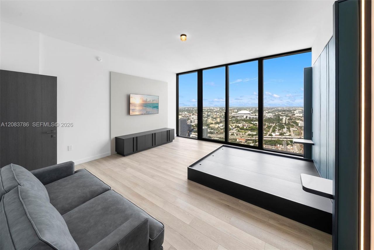 20 NE 11 Street, Unit 5204, Miami Beach, FL 33139 Photo