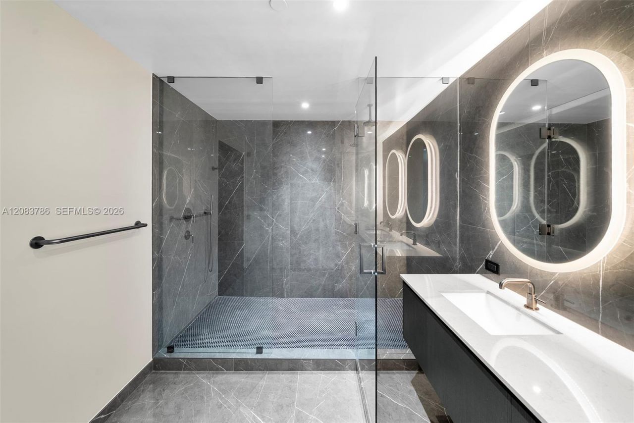 20 NE 11 Street, Unit 5204, Miami Beach, FL 33139 Photo