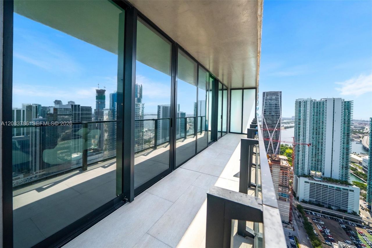 20 NE 11 Street, Unit 5204, Miami Beach, FL 33139 Photo