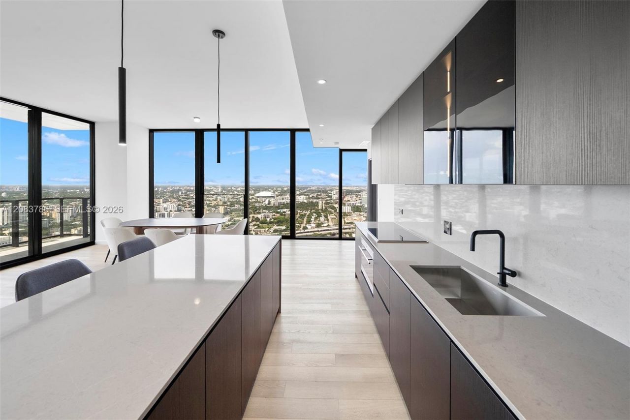 20 NE 11 Street, Unit 5204, Miami Beach, FL 33139 Photo