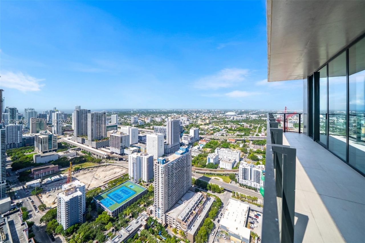 20 NE 11 Street, Unit 5204, Miami Beach, FL 33139 Photo