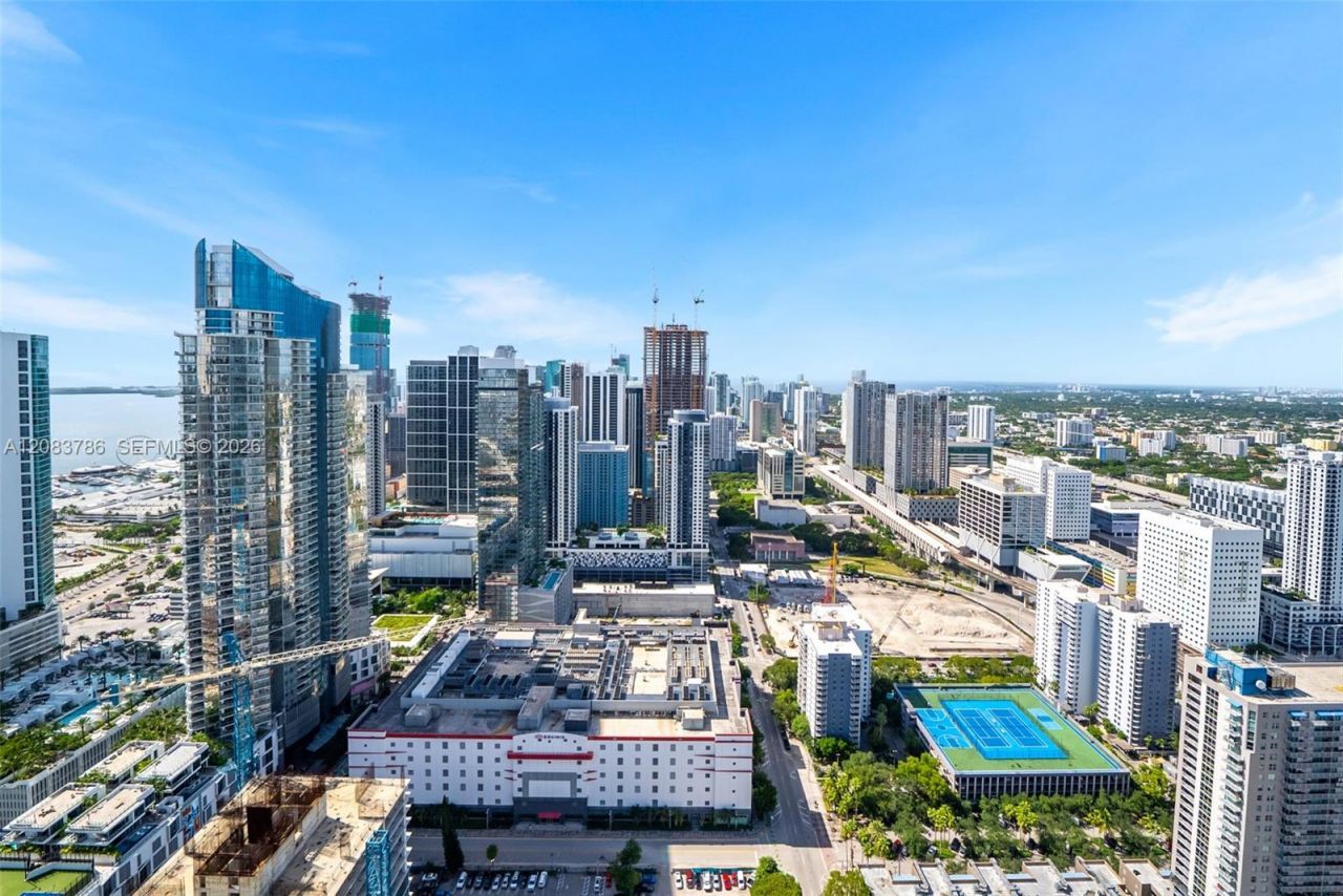 20 NE 11 Street, Unit 5204, Miami Beach, FL 33139 Photo