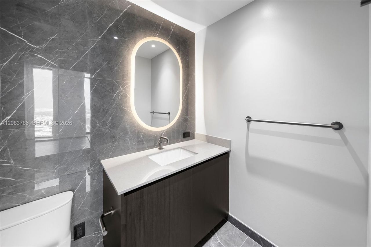 20 NE 11 Street, Unit 5204, Miami Beach, FL 33139 Photo