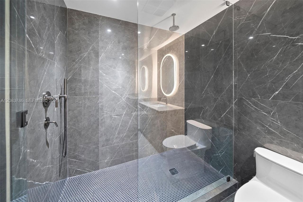 20 NE 11 Street, Unit 5204, Miami Beach, FL 33139 Photo
