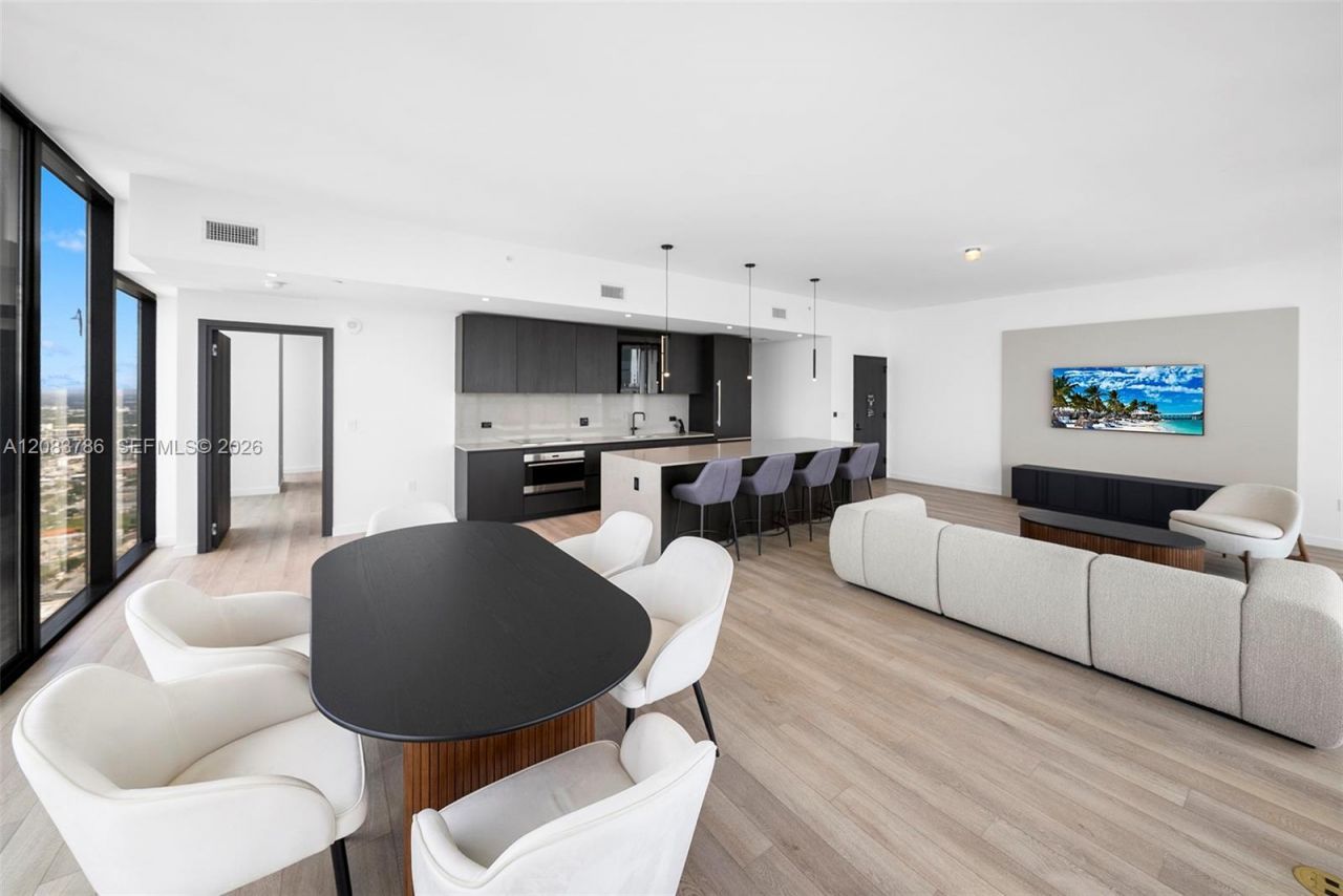 20 NE 11 Street, Unit 5204, Miami Beach, FL 33139 Photo