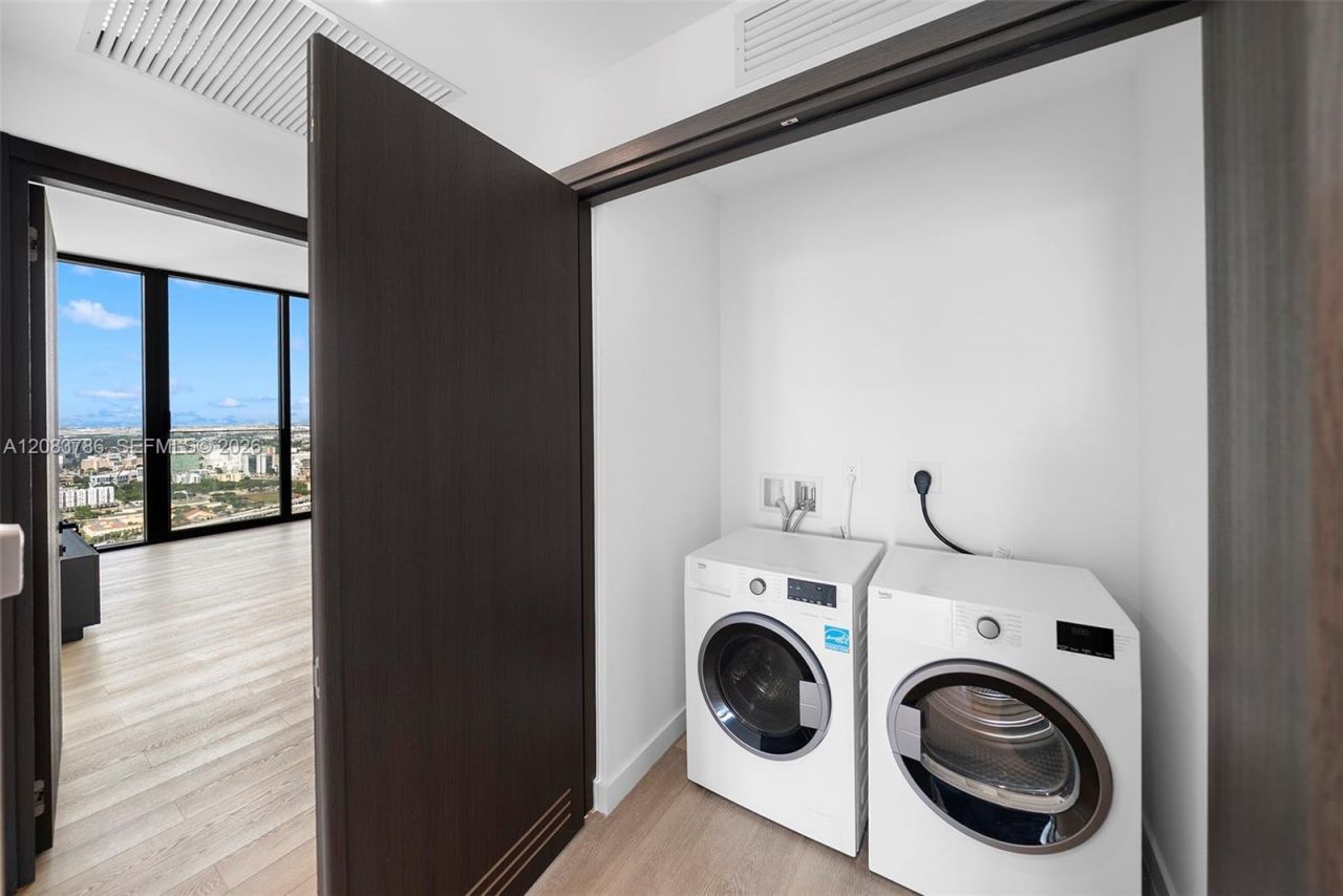 20 NE 11 Street, Unit 5204, Miami Beach, FL 33139 Photo