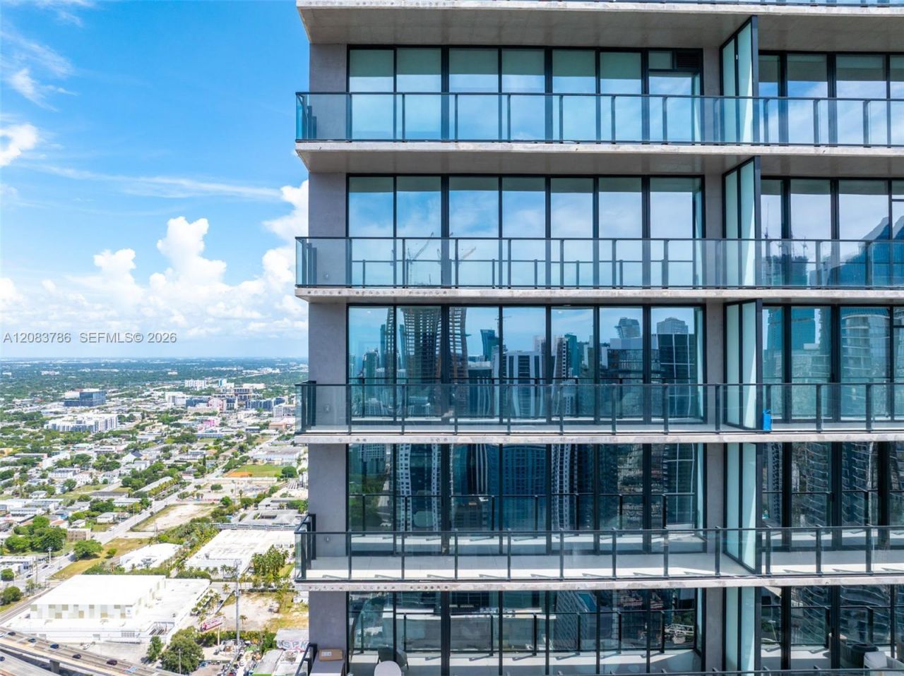 20 NE 11 Street, Unit 5204, Miami Beach, FL 33139 Photo