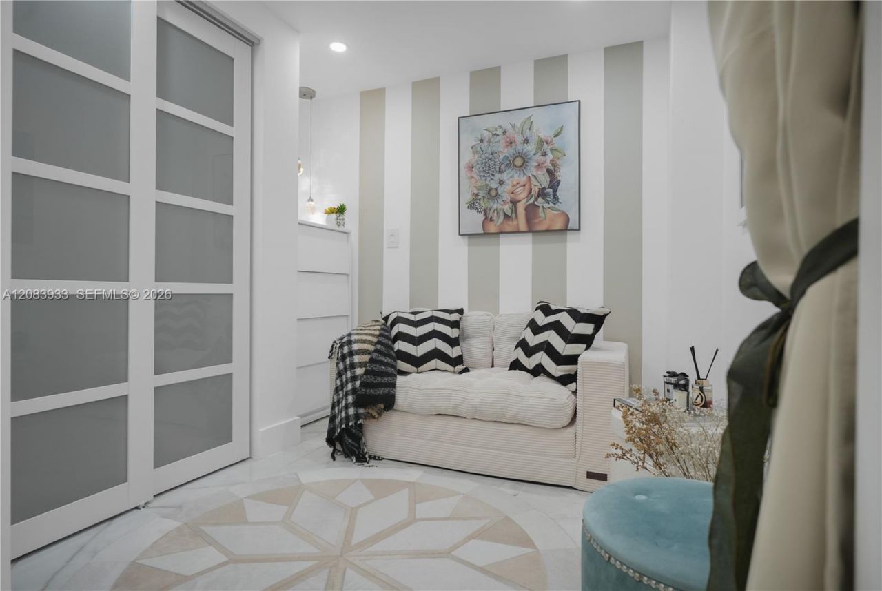 770 NE 69th St , Unit 5D, Miami, FL 33138 Photo