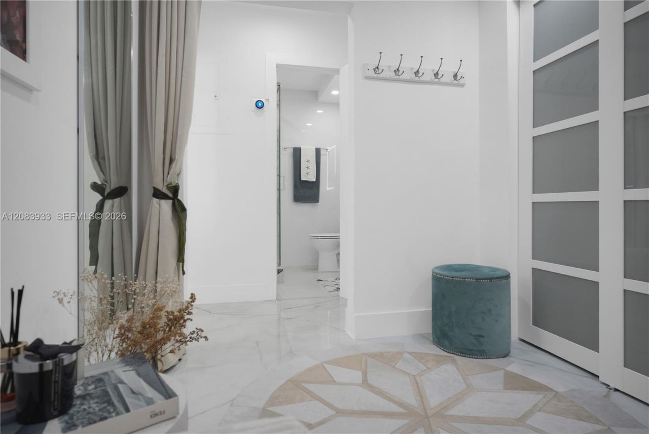 770 NE 69th St , Unit 5D, Miami, FL 33138 Photo