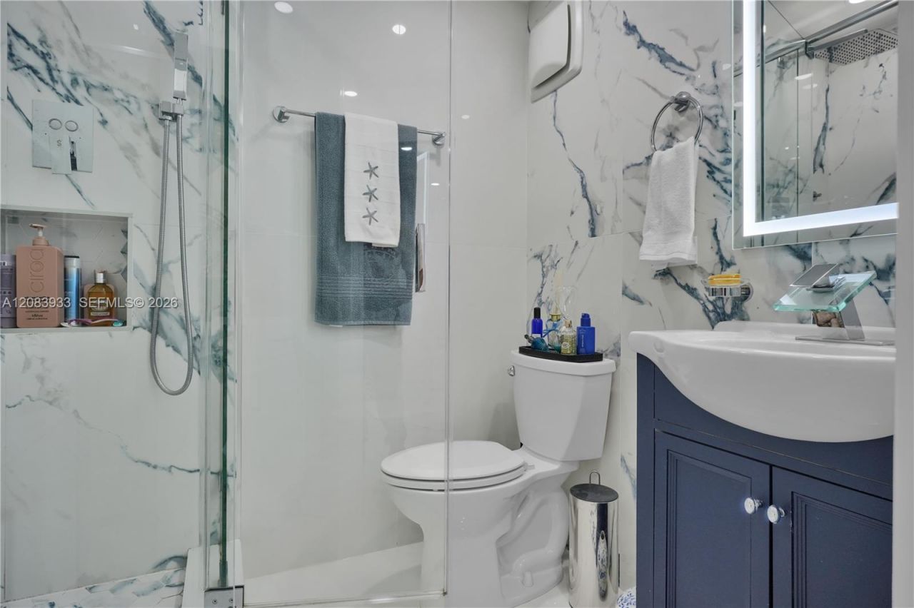 770 NE 69th St , Unit 5D, Miami, FL 33138 Photo