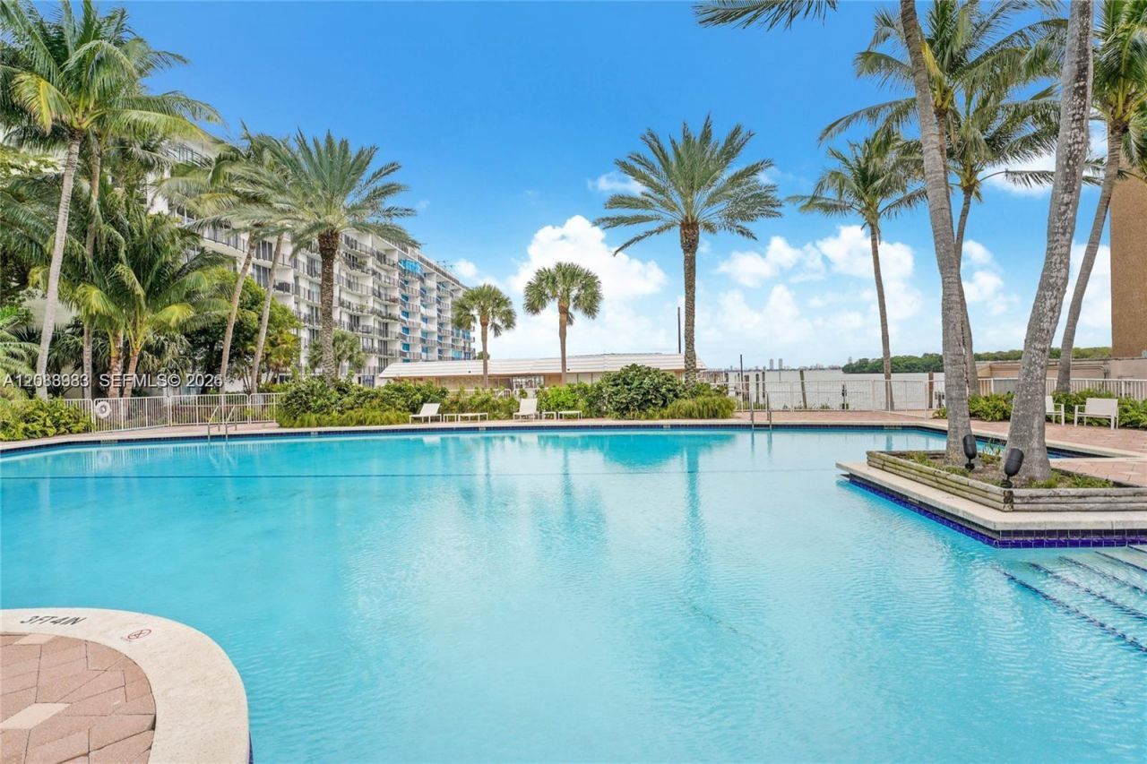 770 NE 69th St , Unit 5D, Miami, FL 33138 Photo