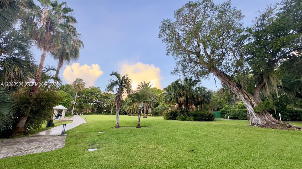 770 NE 69th St , Unit 5D, Miami, FL 33138 Photo