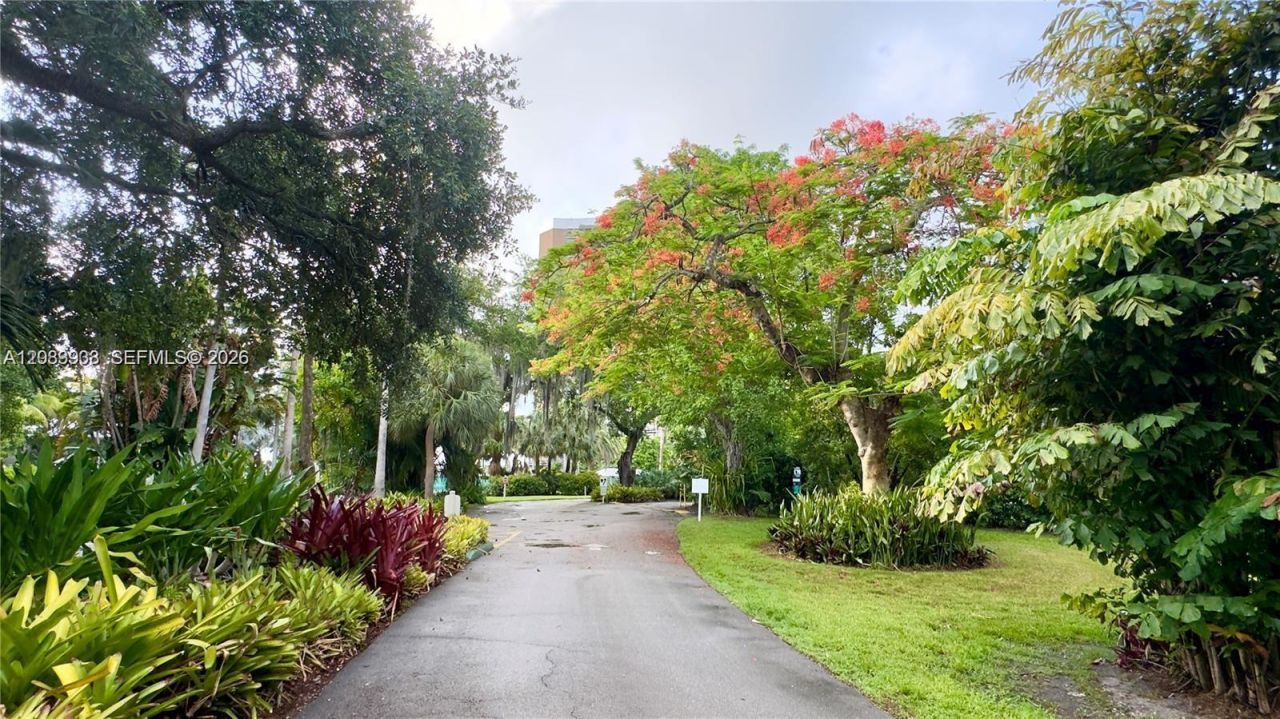 770 NE 69th St , Unit 5D, Miami, FL 33138 Photo