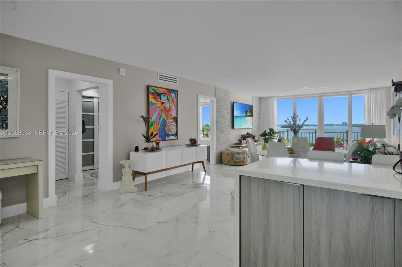 770 NE 69th St , Unit 5D, Miami, FL 33138 Photo