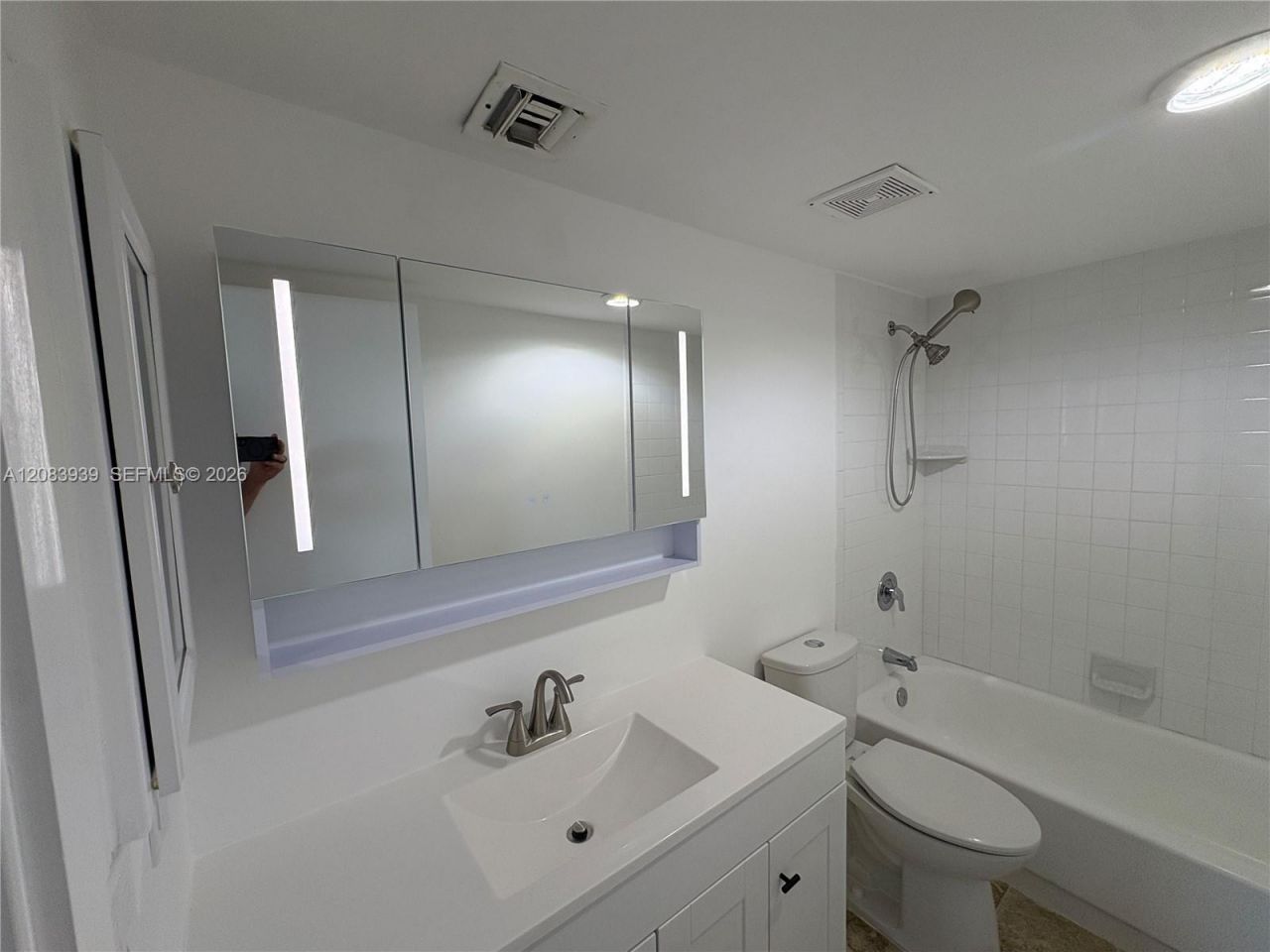5600 N Flagler Dr, Unit 1502, West Palm Beach, FL 33407 Photo