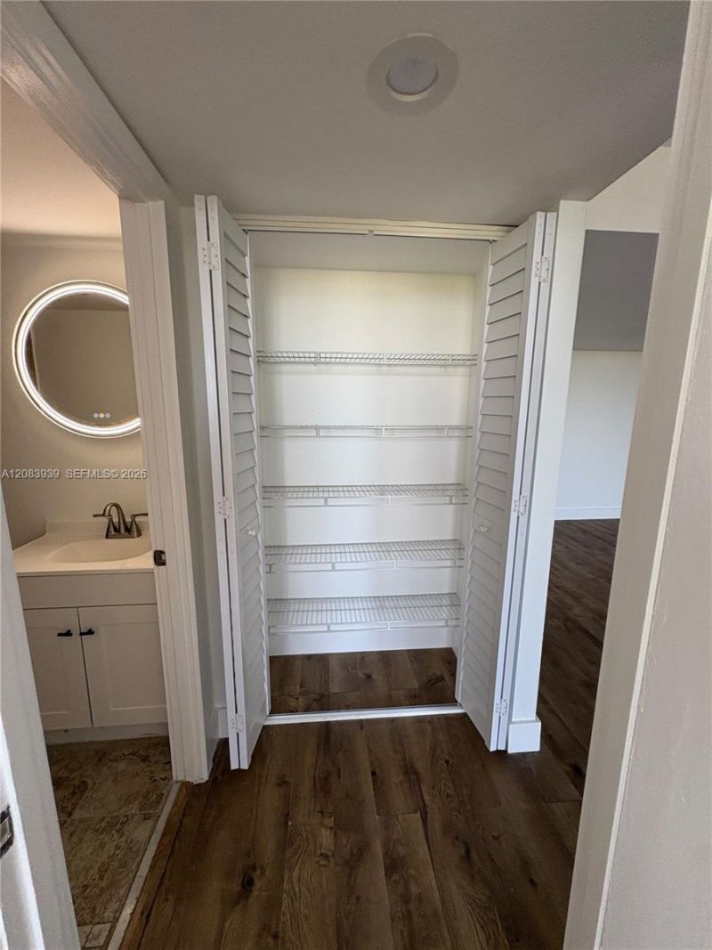 5600 N Flagler Dr, Unit 1502, West Palm Beach, FL 33407 Photo