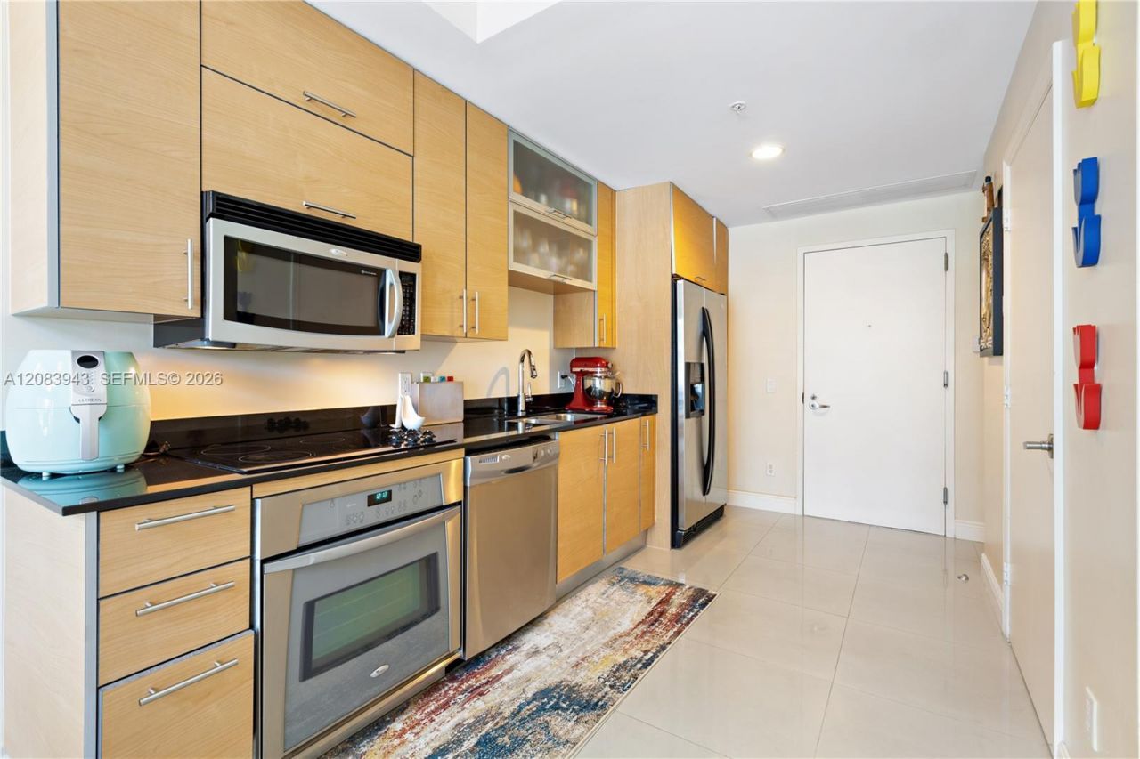 60 SW 13th St , Unit 1422, Miami, FL 33130 Photo