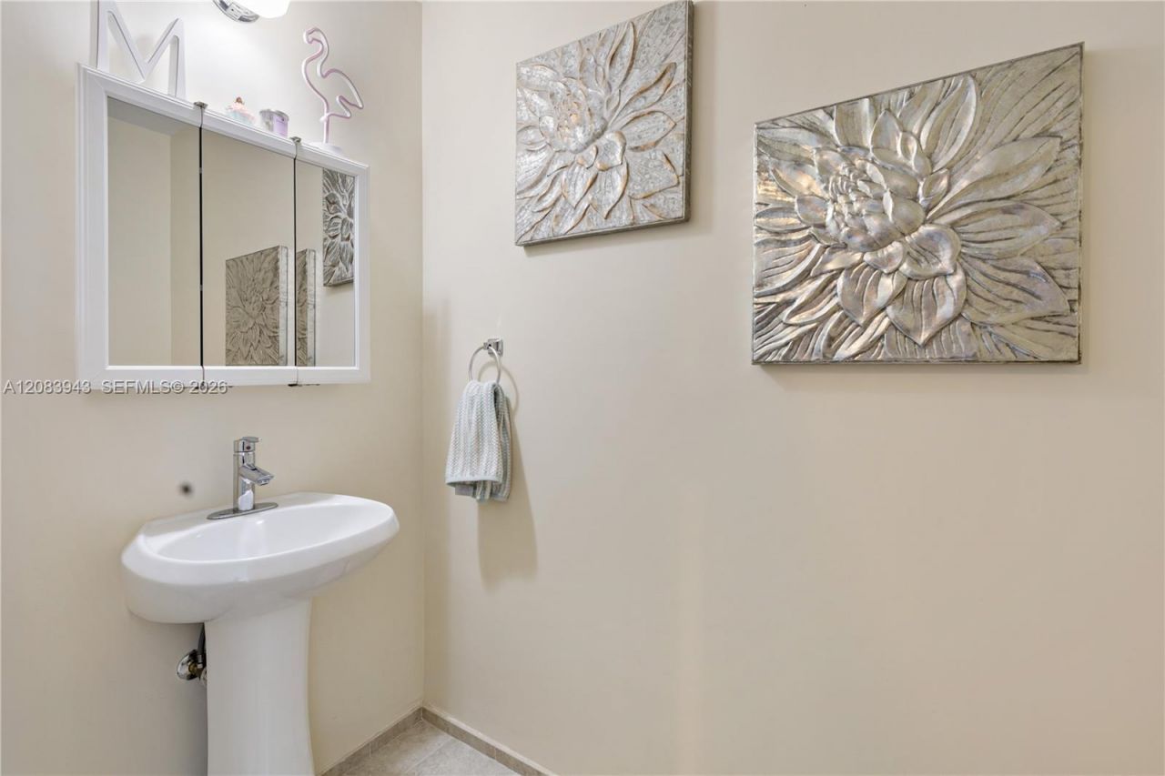 60 SW 13th St , Unit 1422, Miami, FL 33130 Photo