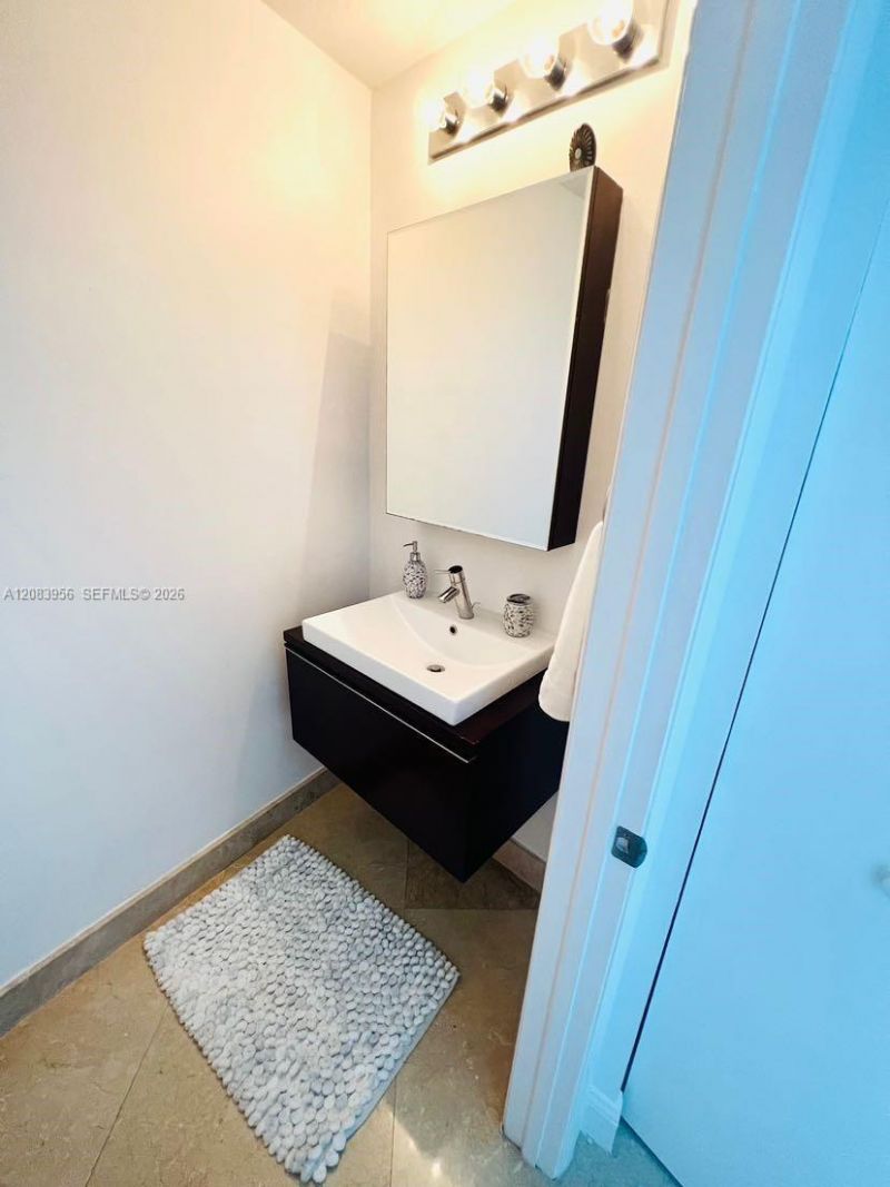 6515 Collins Ave, Unit 1707, Miami Beach, FL 33141 Photo