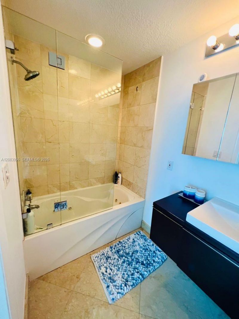 6515 Collins Ave, Unit 1707, Miami Beach, FL 33141 Photo