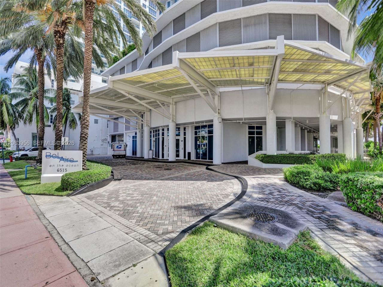 6515 Collins Ave, Unit 1707, Miami Beach, FL 33141 Photo