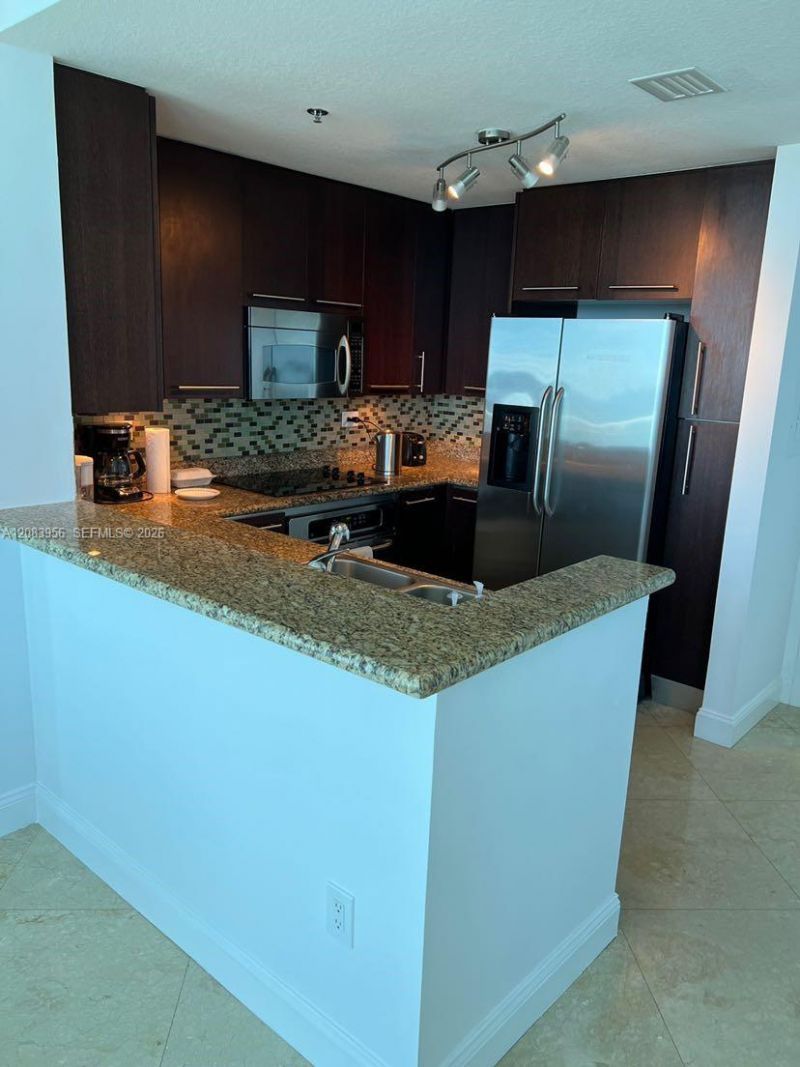 6515 Collins Ave, Unit 1707, Miami Beach, FL 33141 Photo