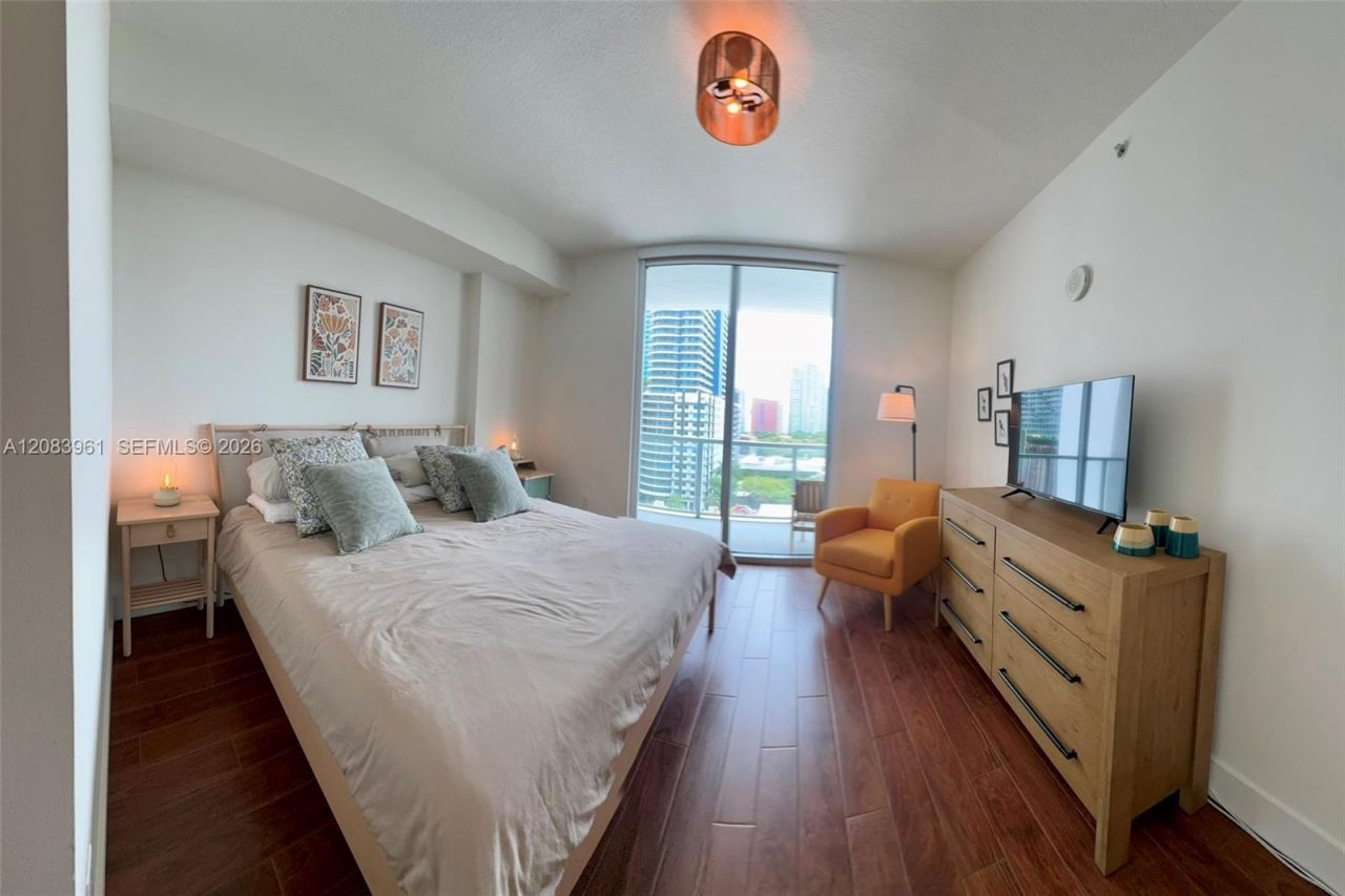 79 SW 12th St , Unit 1502, Miami, FL 33130 Photo