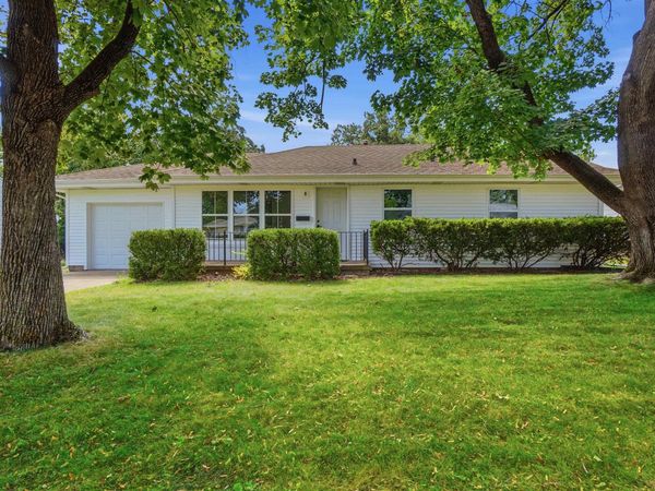 316 W KNOLL CREST Drive, Peoria, IL 61614