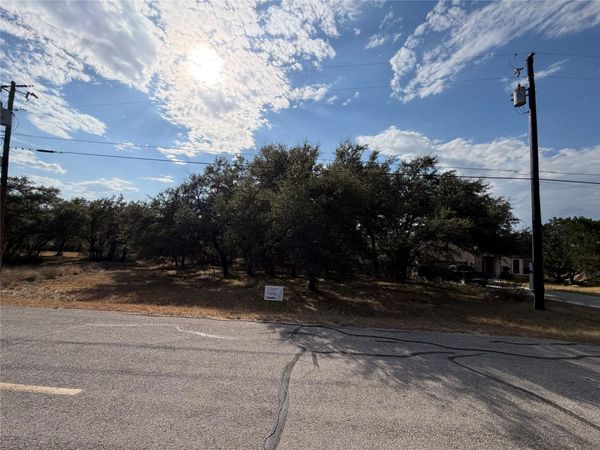 216 Dunkeld DR, Spicewood, TX 78669