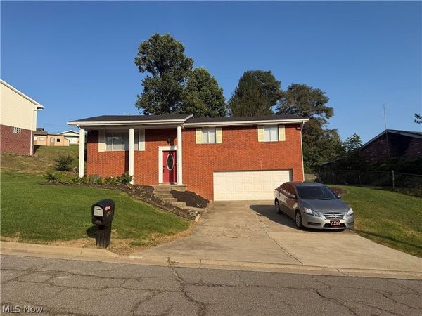 3218 Saint Charles Drive , Steubenville, OH 43952