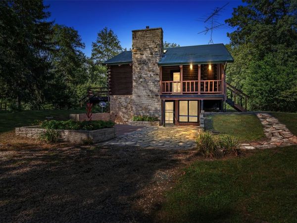 4453 88th Avenue , Oxford Junction, IA 52323